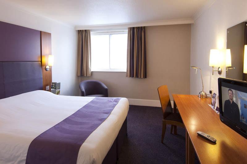 Premier Inn Bristol East Emersons Green Coalpit Heath Екстериор снимка