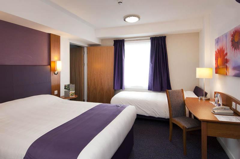 Premier Inn Bristol East Emersons Green Coalpit Heath Екстериор снимка